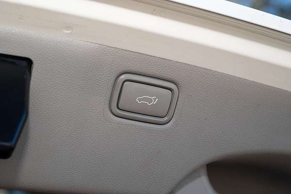 2015 Kia Carnival Platinum YP