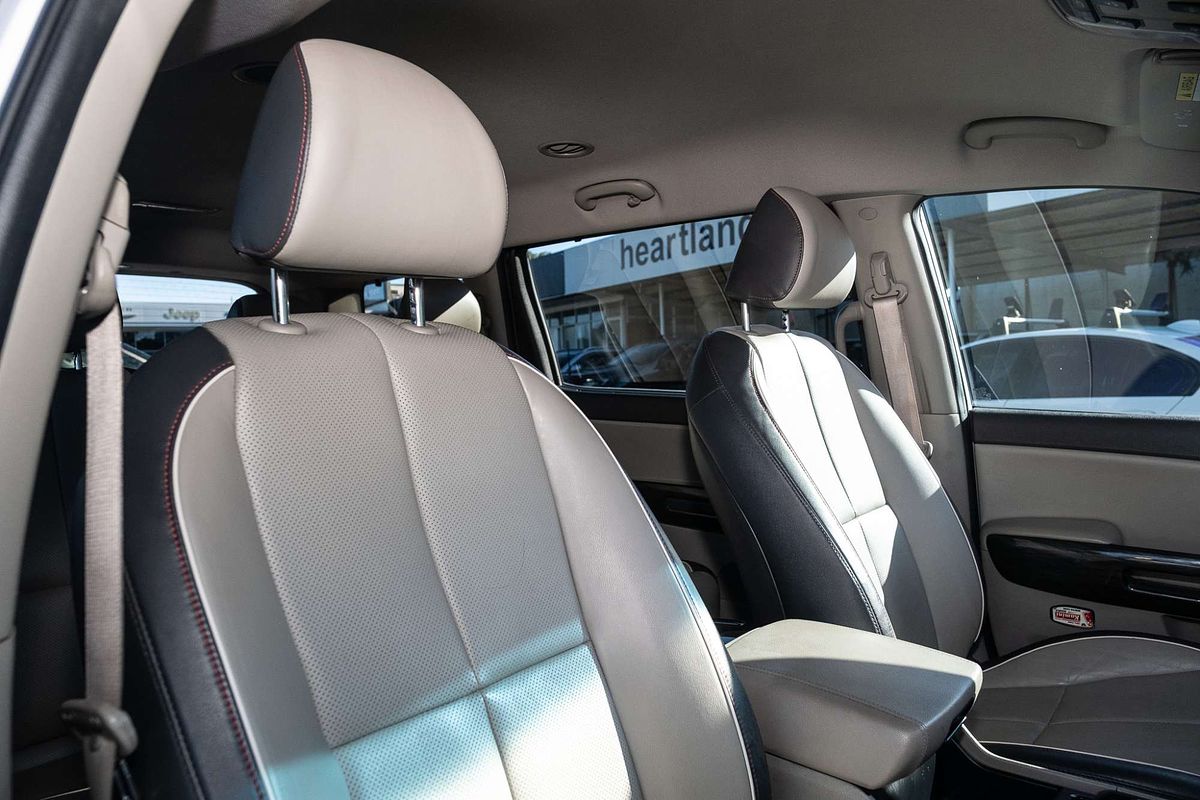 2015 Kia Carnival Platinum YP