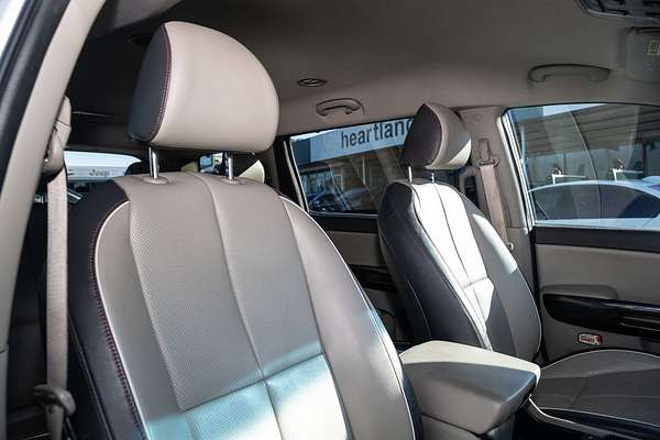 2015 Kia Carnival Platinum YP