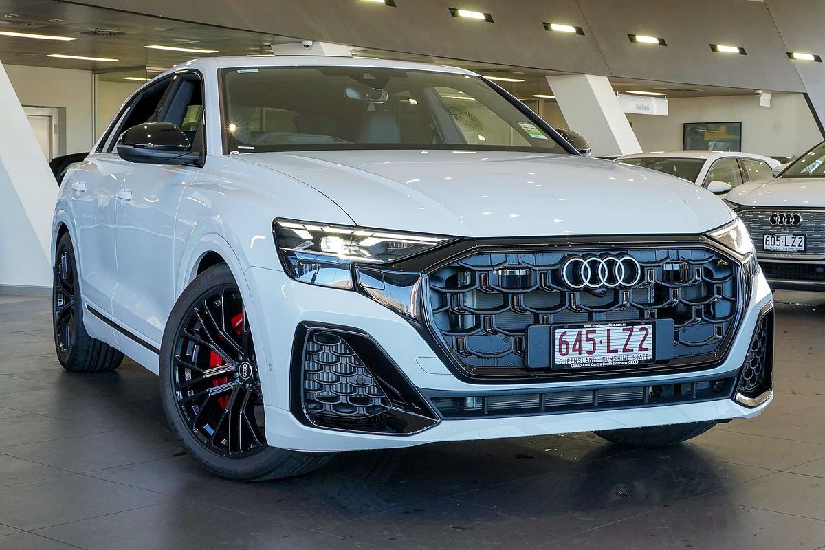 2024 Audi Q8 60 TFSI e S line F1