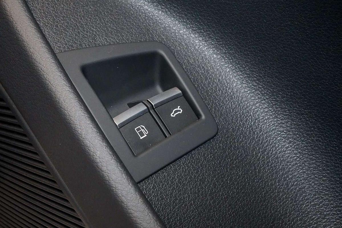 2024 Audi Q8 60 TFSI e S line F1
