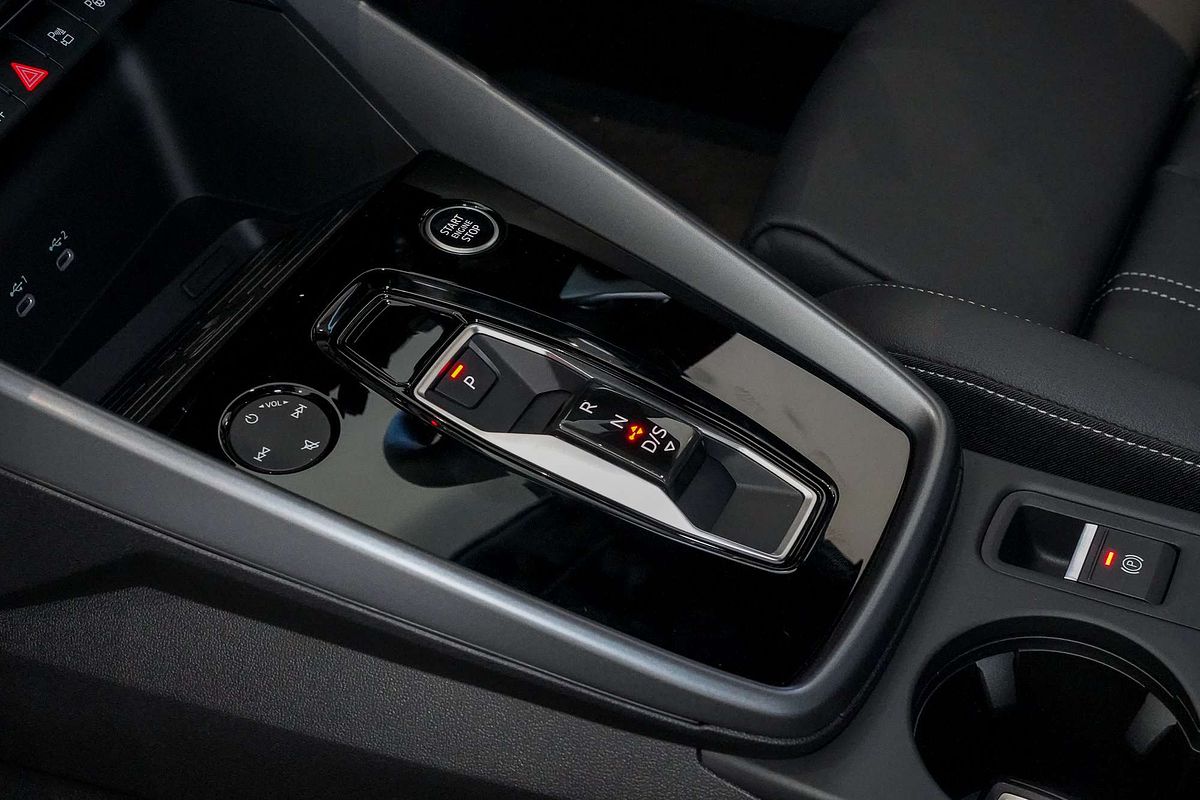2025 Audi A3 35 TFSI S line GY
