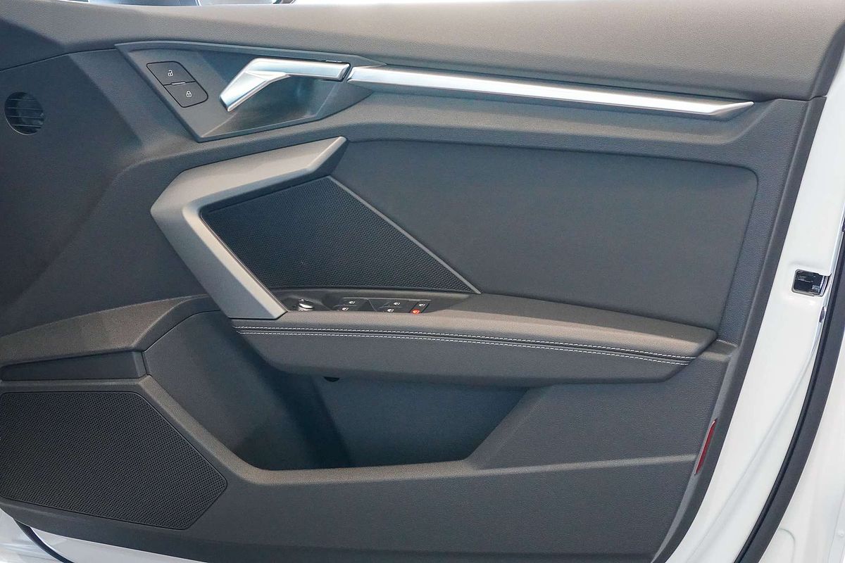 2025 Audi A3 35 TFSI S line GY