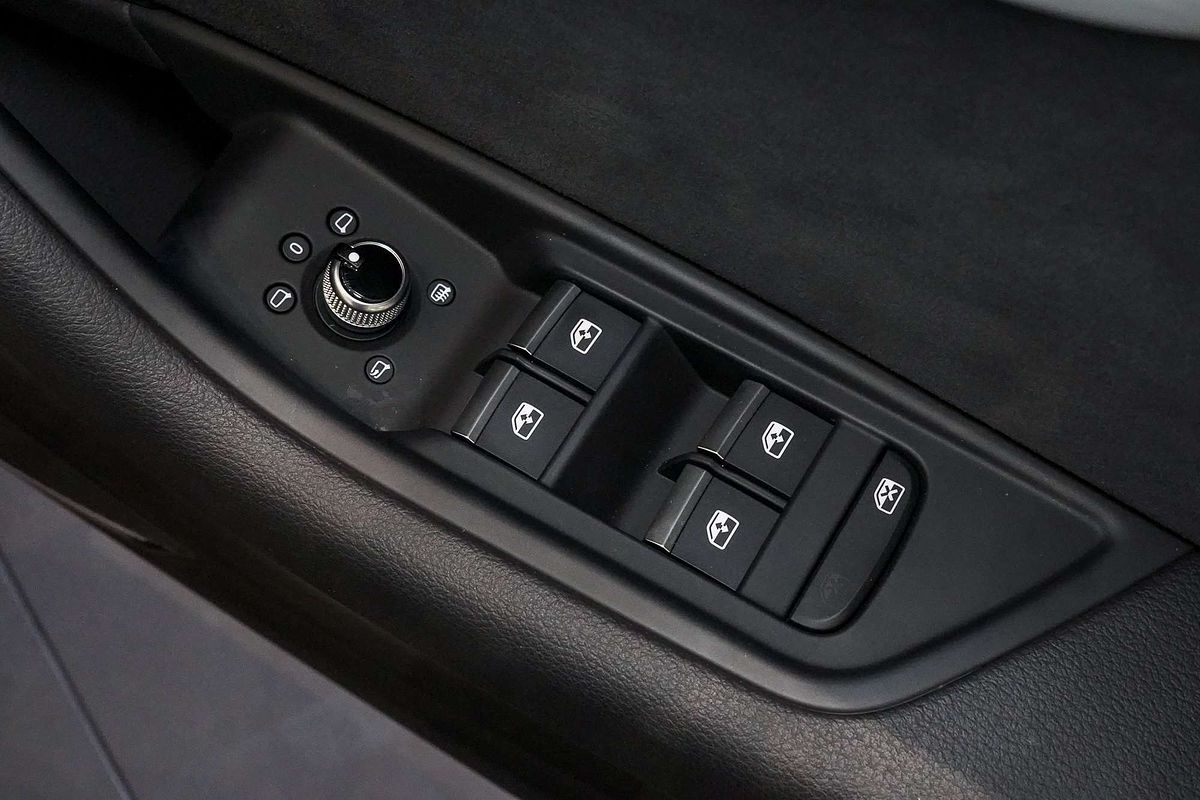 2024 Audi A4 45 TFSI S line B9