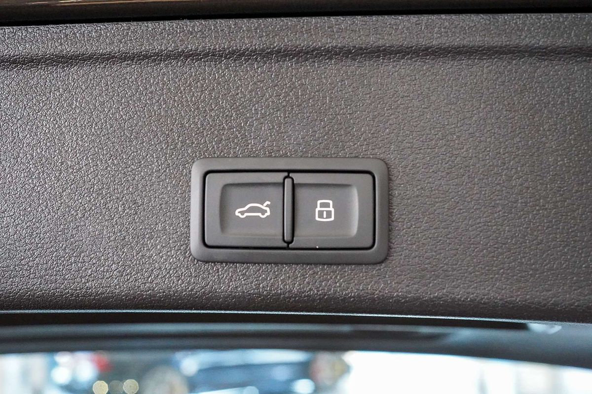 2024 Audi A4 45 TFSI S line B9