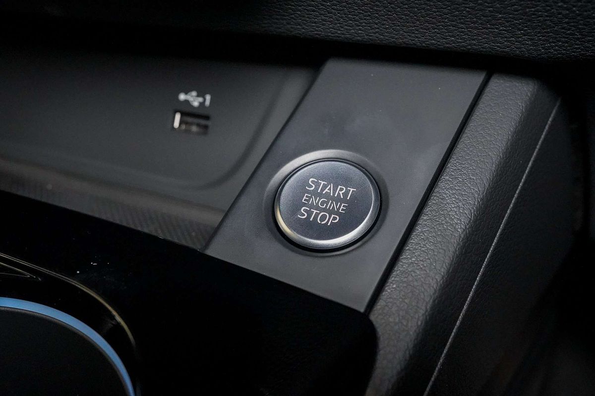 2024 Audi A4 45 TFSI S line B9