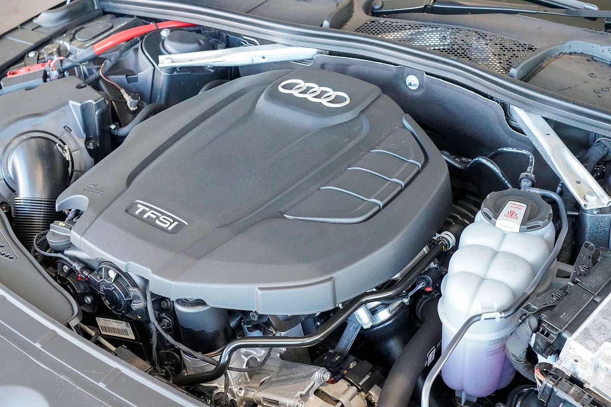 2024 Audi A4 45 TFSI S line B9