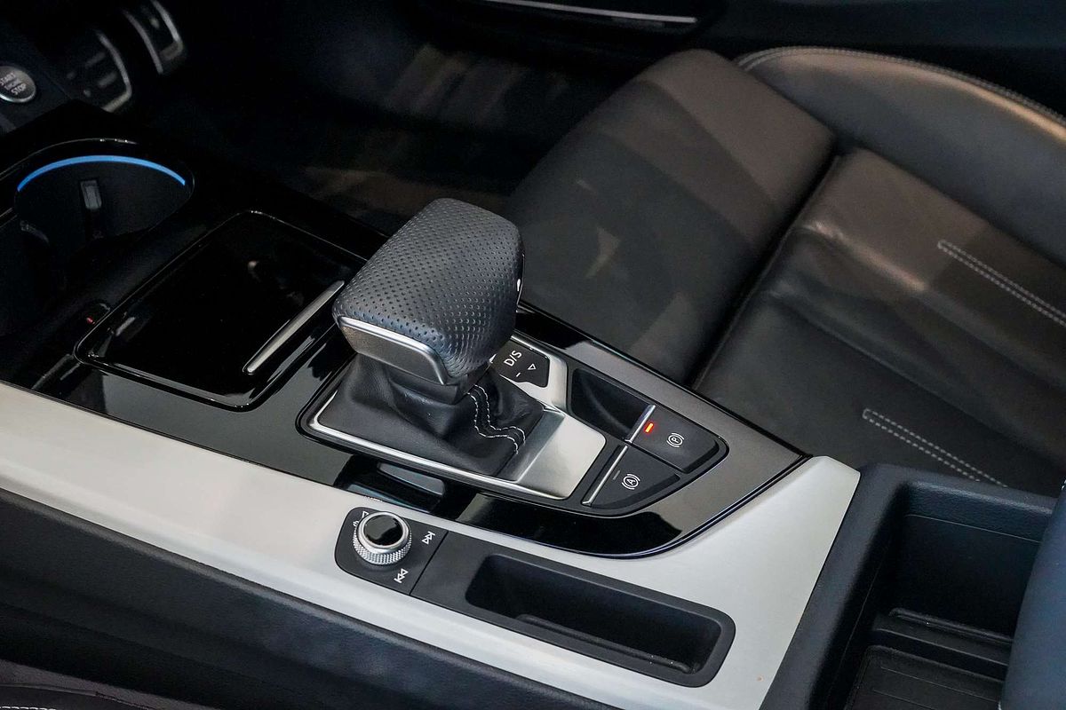 2024 Audi A4 45 TFSI S line B9
