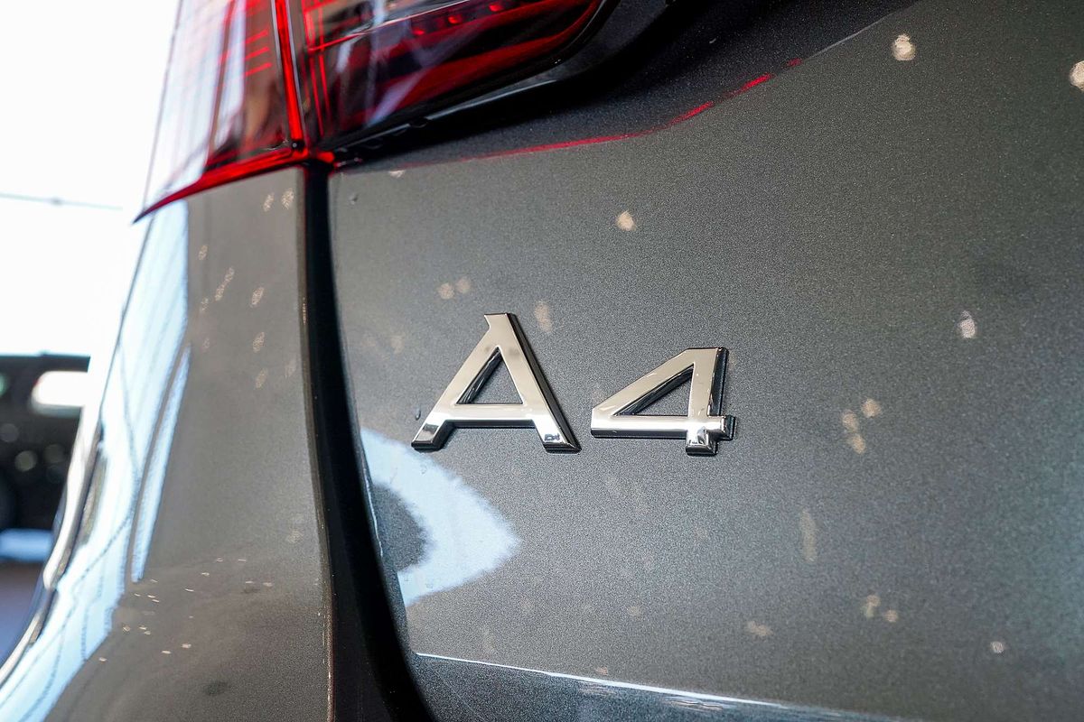 2024 Audi A4 45 TFSI S line B9