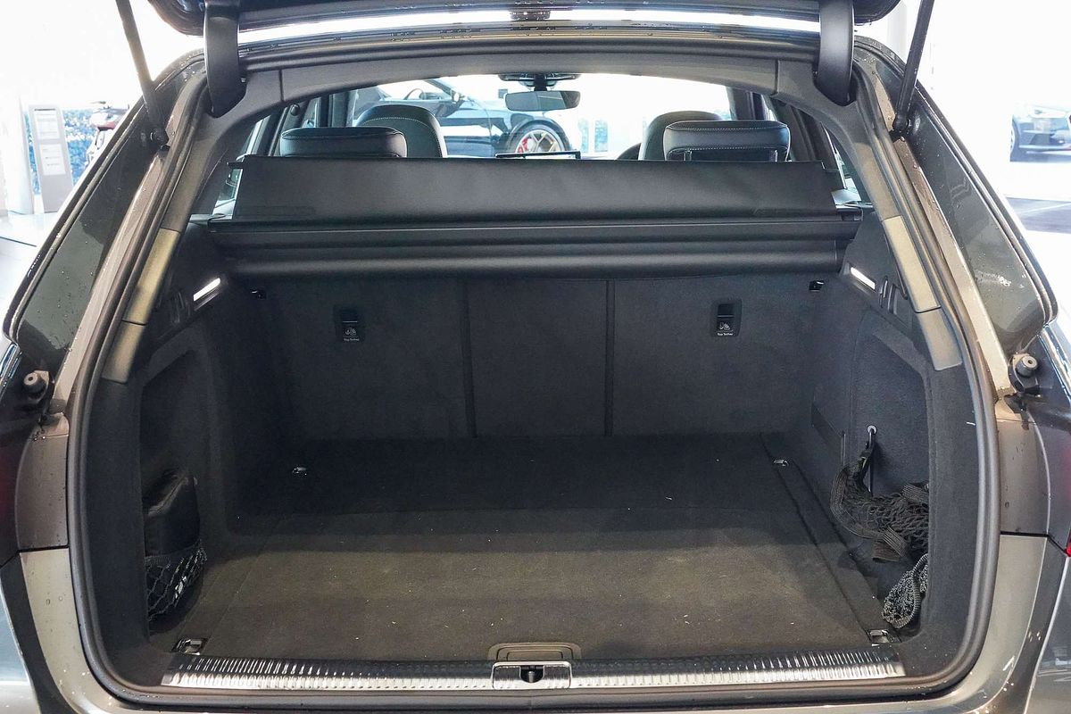 2024 Audi A4 45 TFSI S line B9