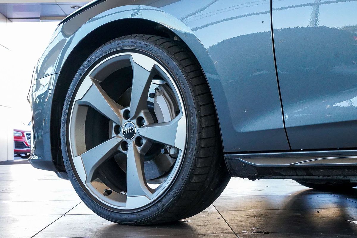 2024 Audi A4 45 TFSI S line B9