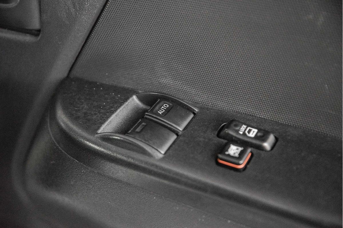 2018 Toyota Hiace Commuter KDH223R