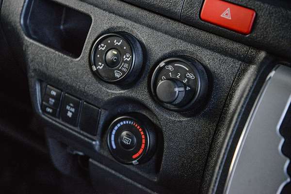 2018 Toyota Hiace Commuter KDH223R