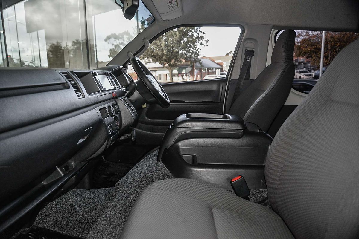 2018 Toyota Hiace Commuter KDH223R