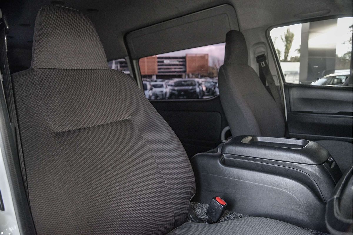 2018 Toyota Hiace Commuter KDH223R