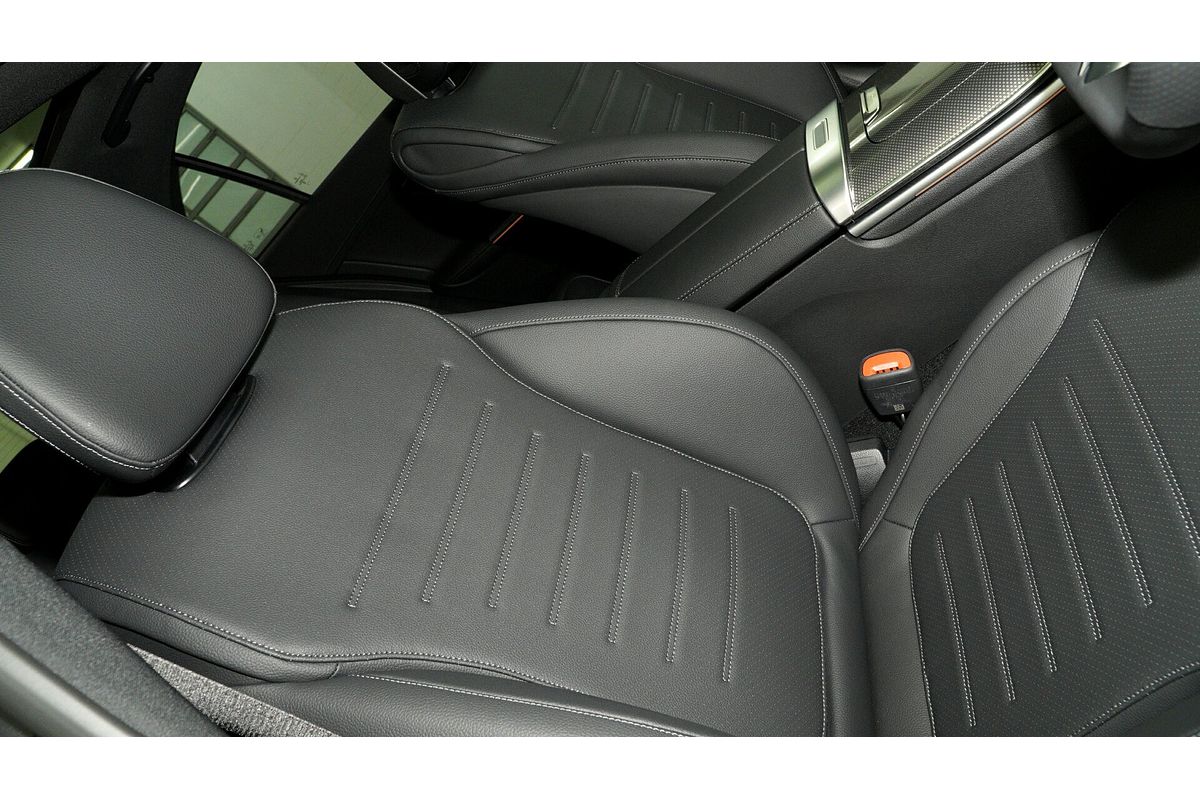 2025 Mercedes-Benz C-Class C200 Sport Edition W206