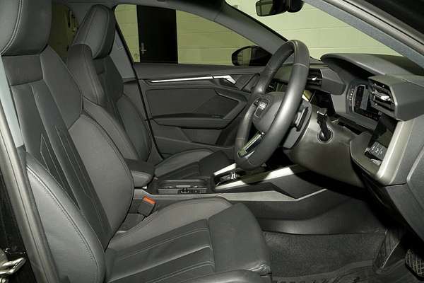 2023 Audi A3 40 TFSI S line GY