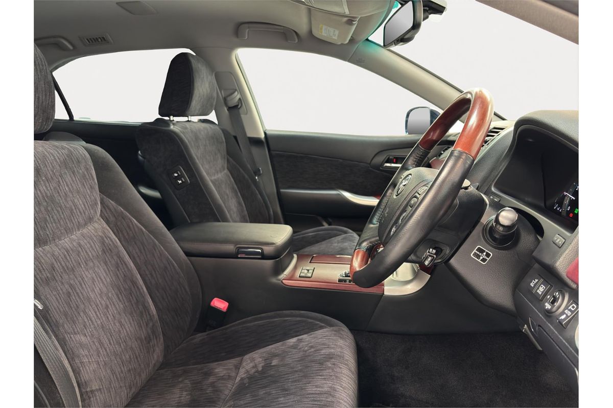 2010 Toyota Crown Majesta C Type URS206