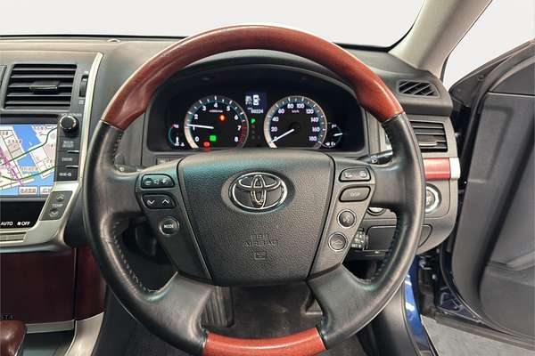 2010 Toyota Crown Majesta C Type URS206