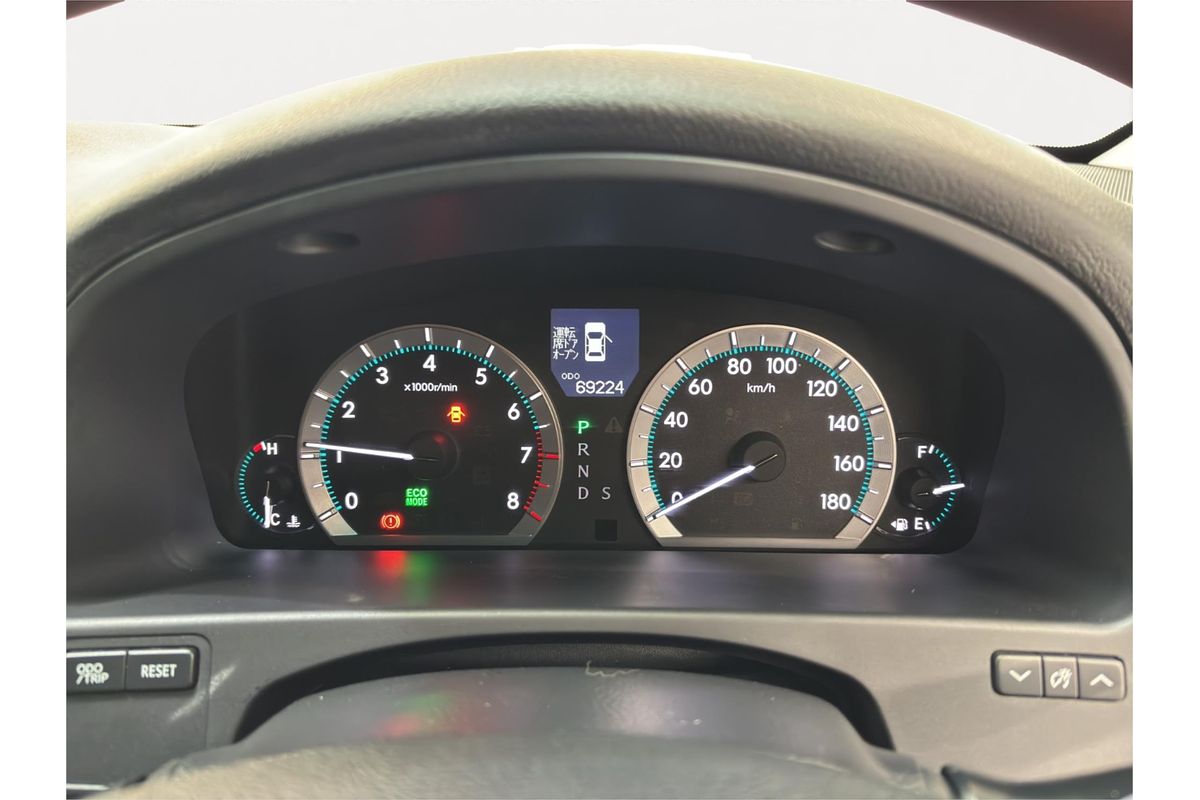 2010 Toyota Crown Majesta C Type URS206