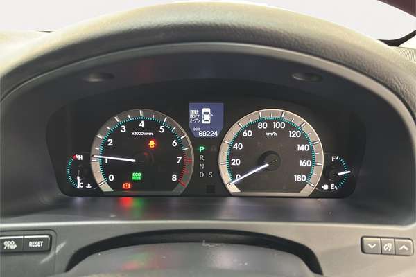 2010 Toyota Crown Majesta C Type URS206
