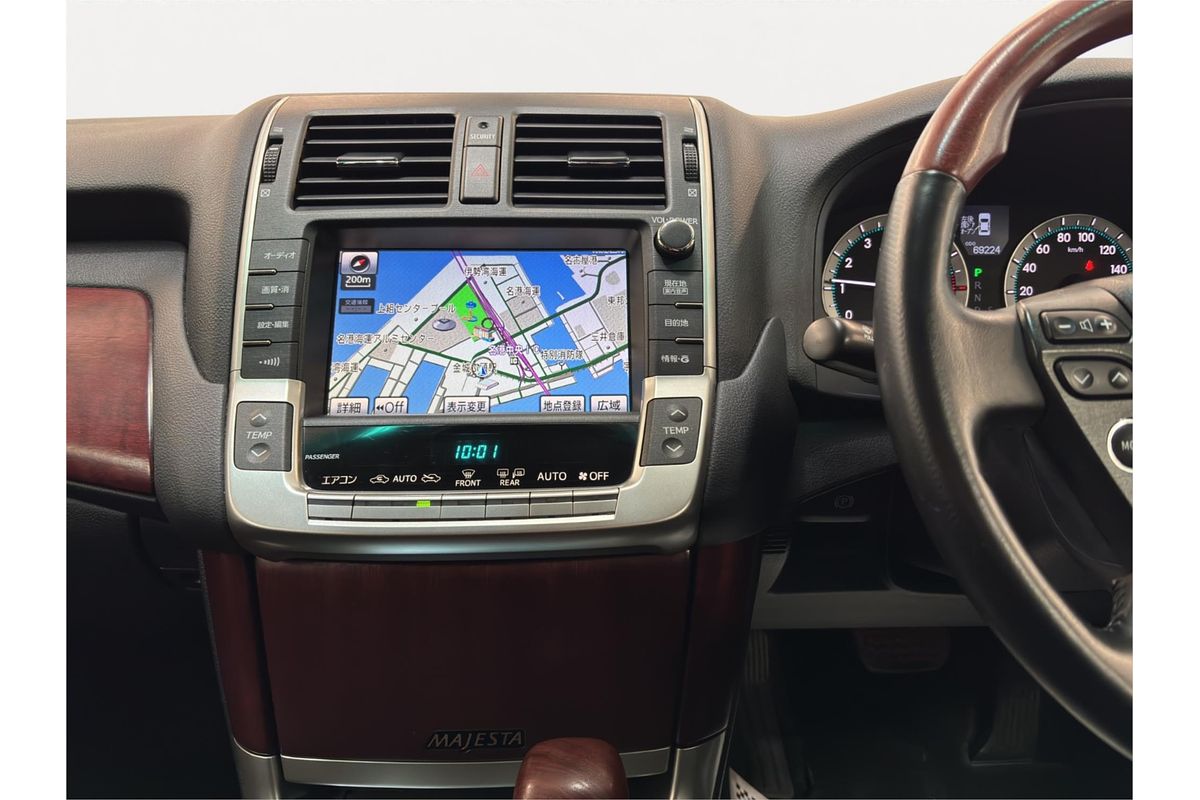 2010 Toyota Crown Majesta C Type URS206
