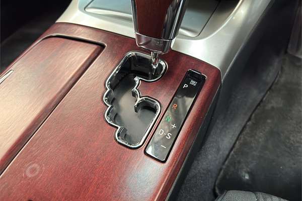 2010 Toyota Crown Majesta C Type URS206