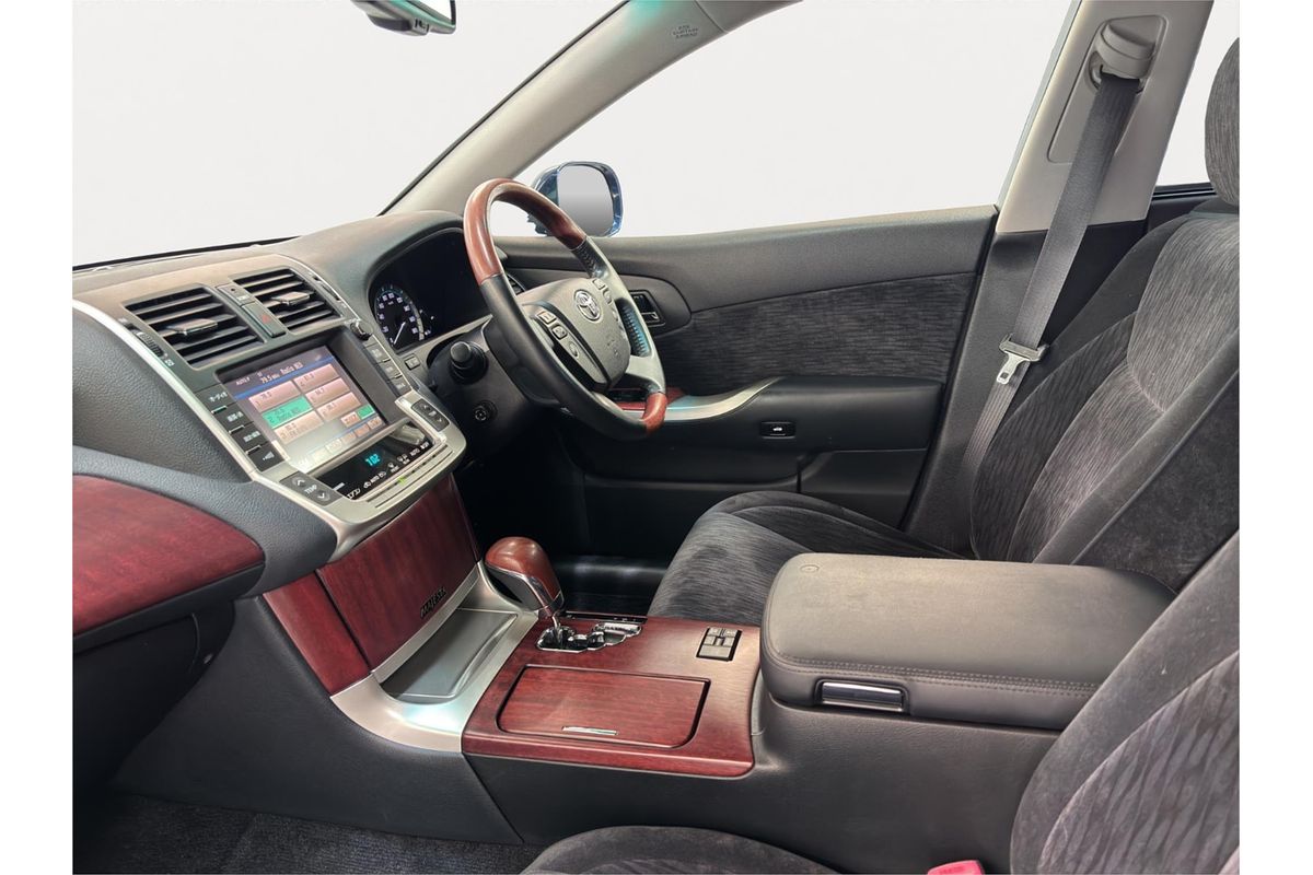 2010 Toyota Crown Majesta C Type URS206