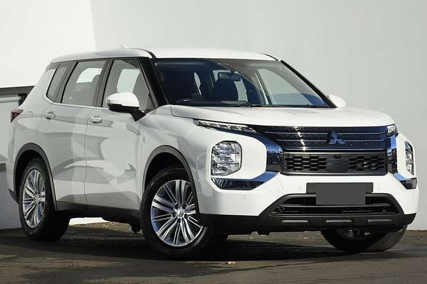 2023 Mitsubishi Outlander ES ZM