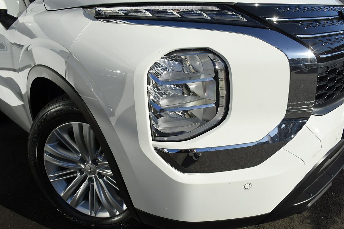 2023 Mitsubishi Outlander ES ZM