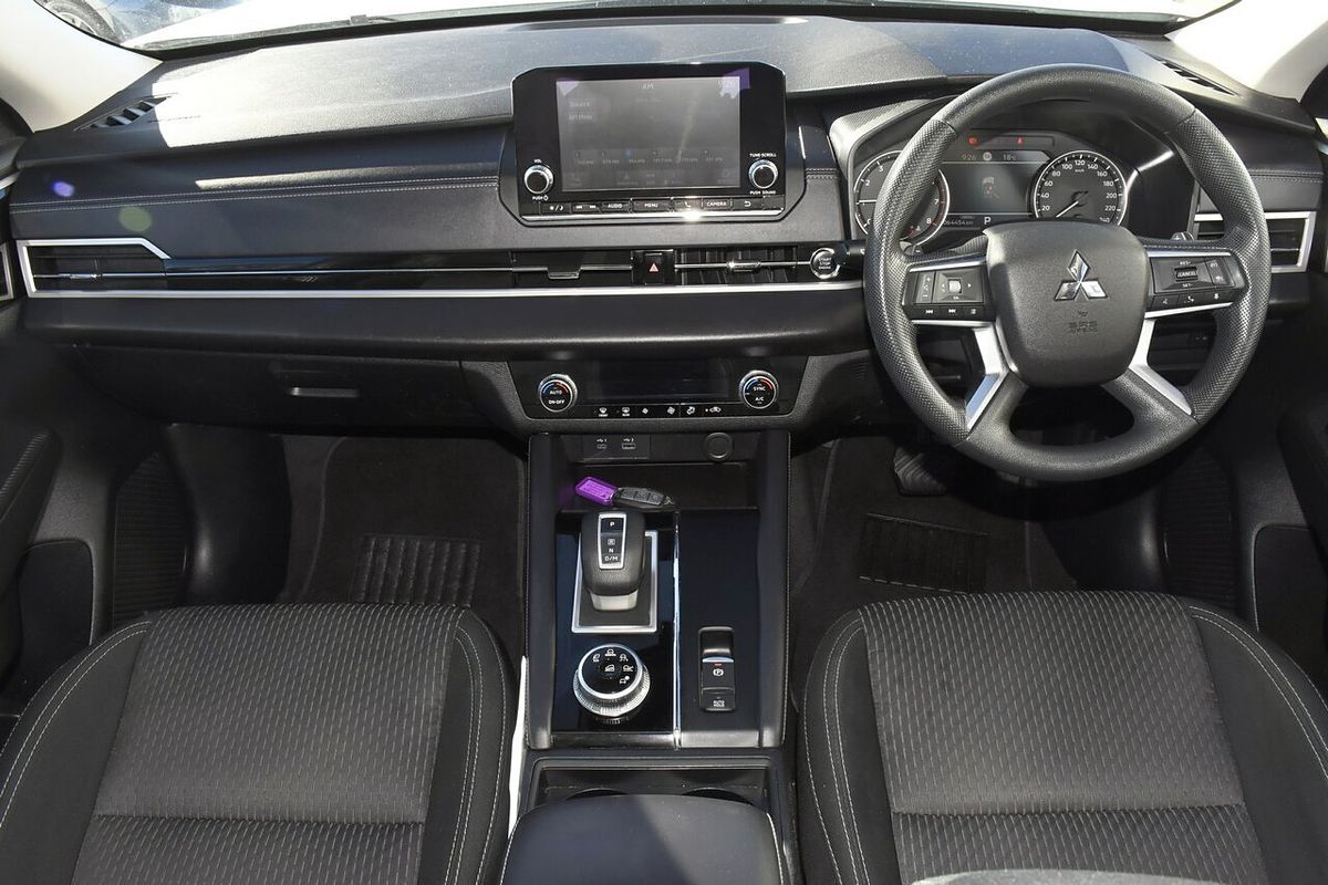 2023 Mitsubishi Outlander ES ZM