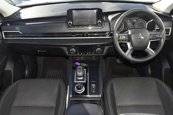 2023 Mitsubishi Outlander ES ZM