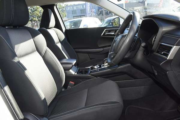 2023 Mitsubishi Outlander ES ZM