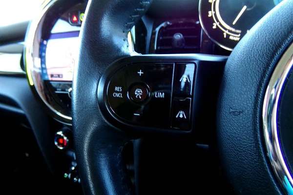 2021 MINI Hatch Cooper Classic F55 LCI-2