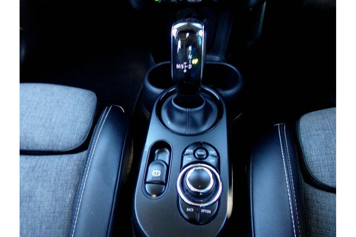 2021 MINI Hatch Cooper Classic F55 LCI-2