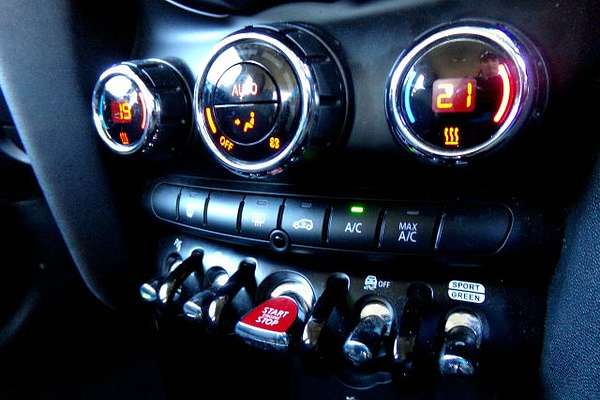 2021 MINI Hatch Cooper Classic F55 LCI-2