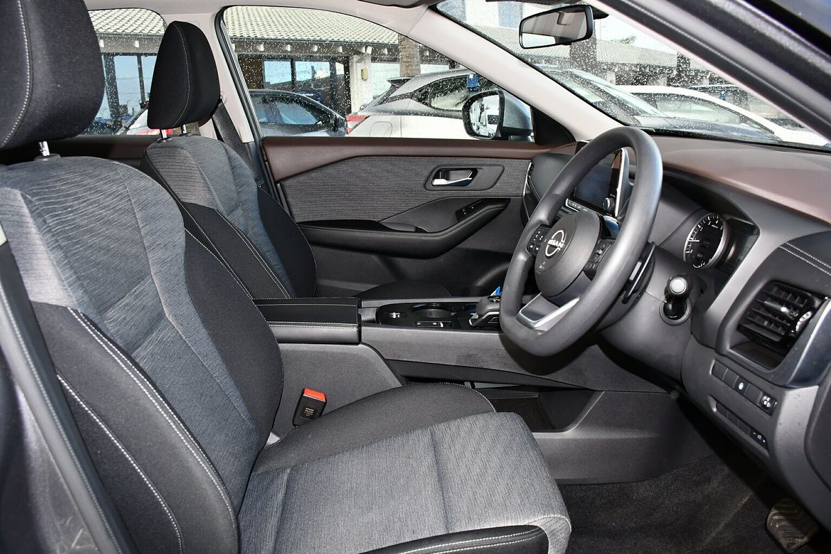 2024 Nissan X-TRAIL ST T33