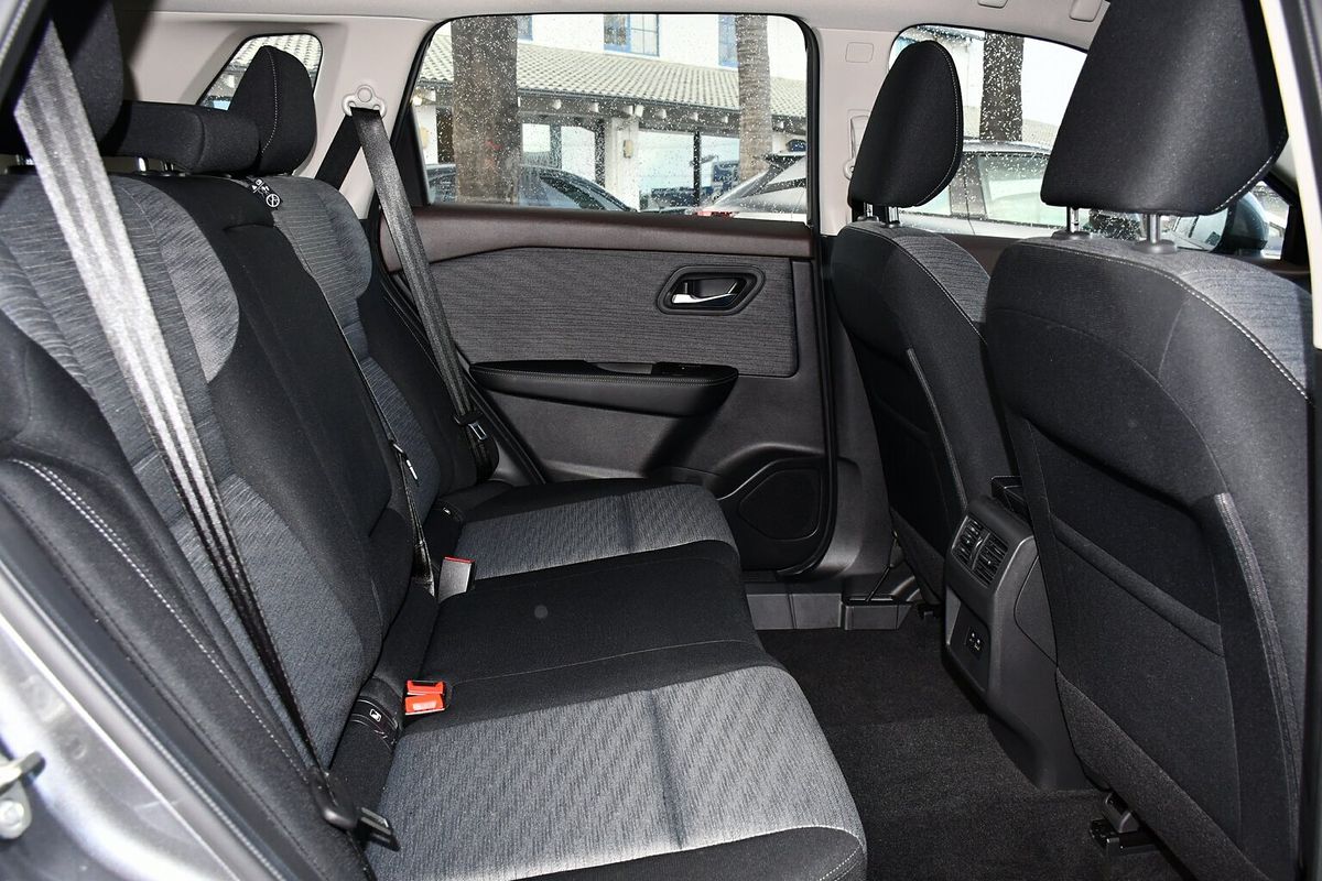 2024 Nissan X-TRAIL ST T33