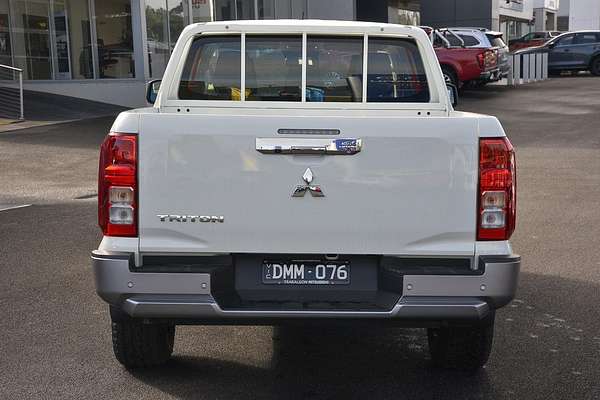 2024 Mitsubishi Triton GLX MV 4X4