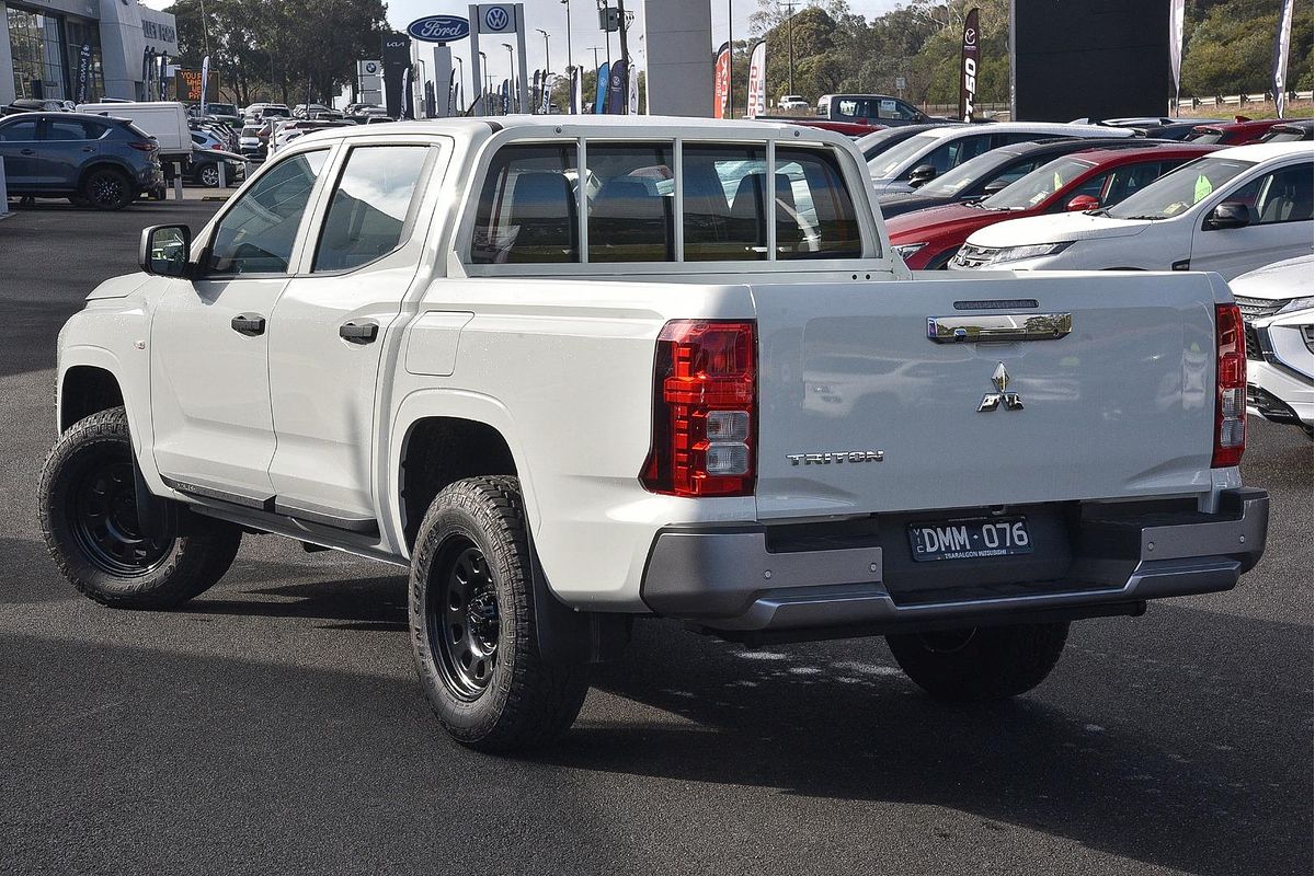 2024 Mitsubishi Triton GLX MV 4X4