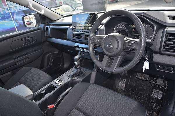 2024 Mitsubishi Triton GLX MV 4X4