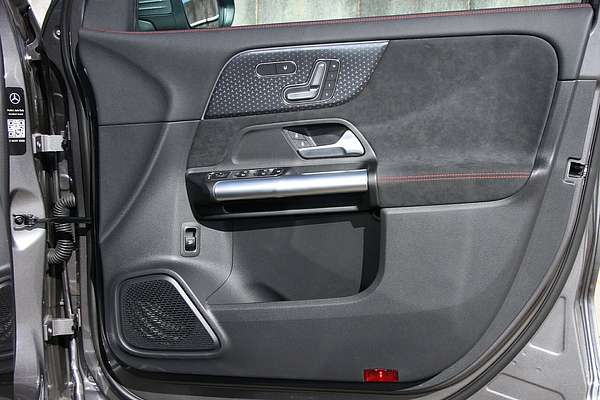 2025 Mercedes-Benz GLA-Class GLA200 H247