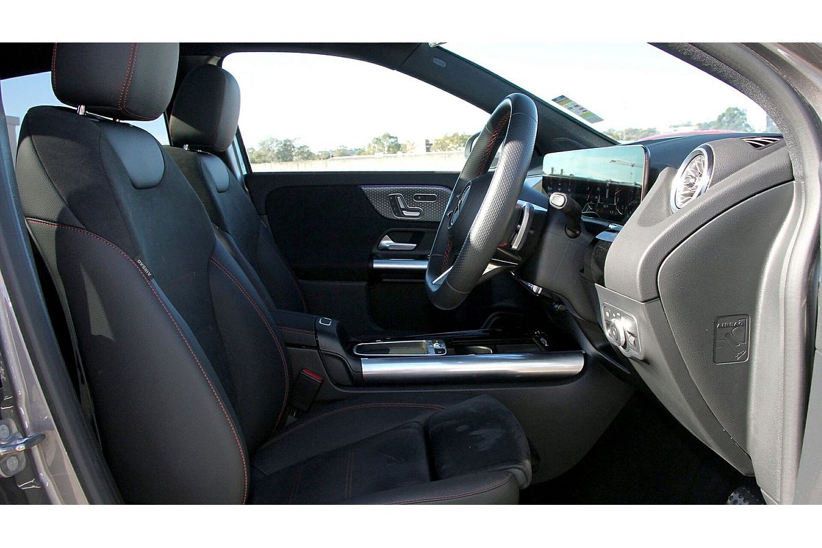 2025 Mercedes-Benz GLA-Class GLA200 H247