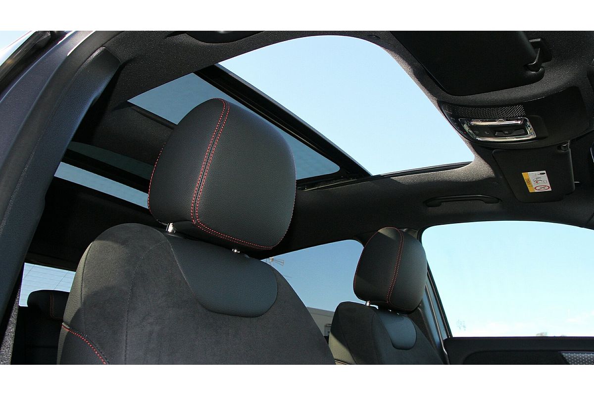2025 Mercedes-Benz GLA-Class GLA200 H247