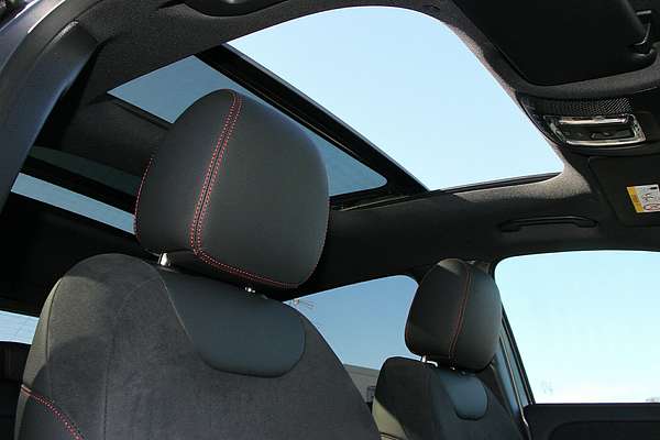 2025 Mercedes-Benz GLA-Class GLA200 H247