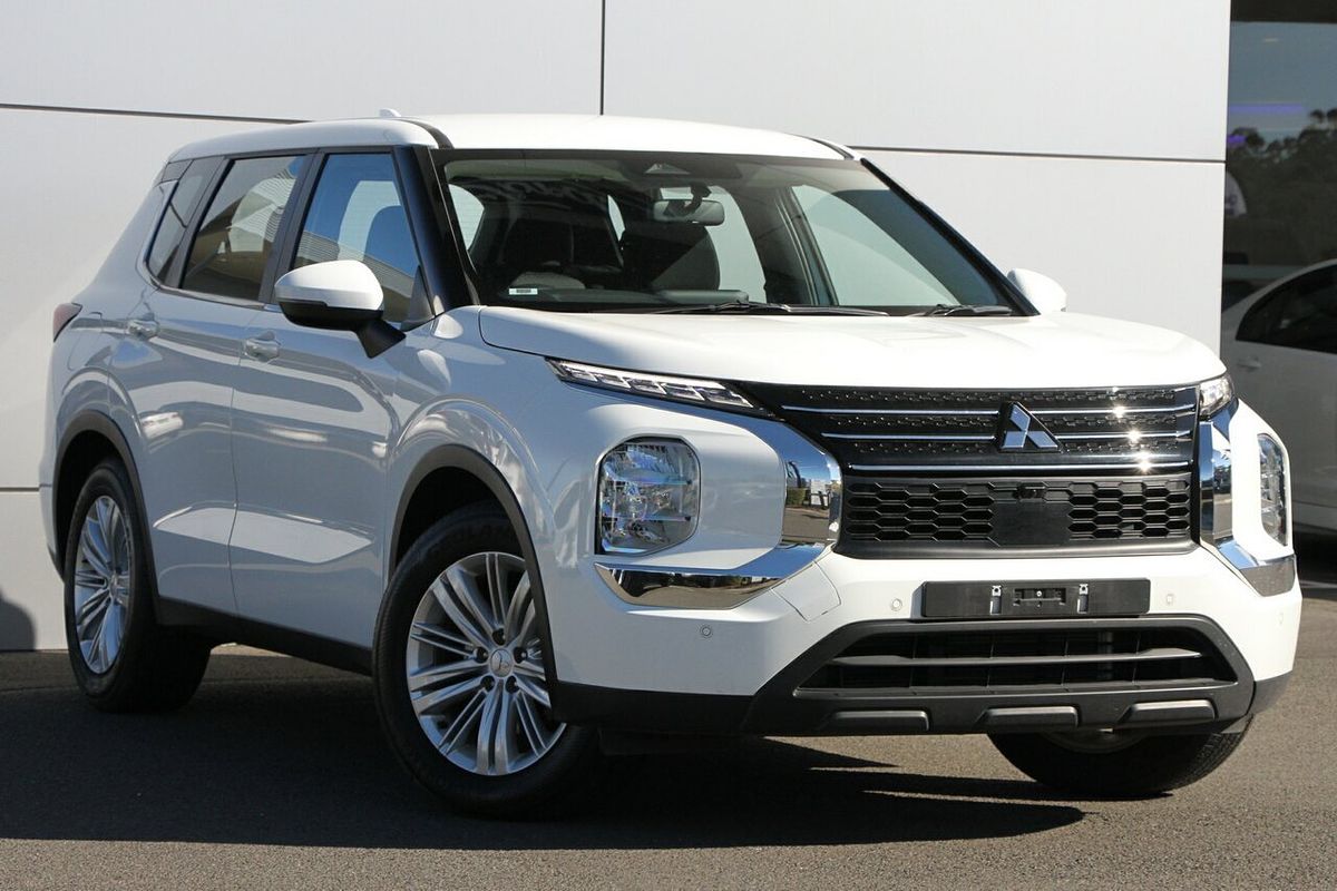 2023 Mitsubishi Outlander ES ZM