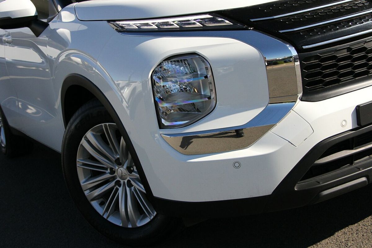 2023 Mitsubishi Outlander ES ZM