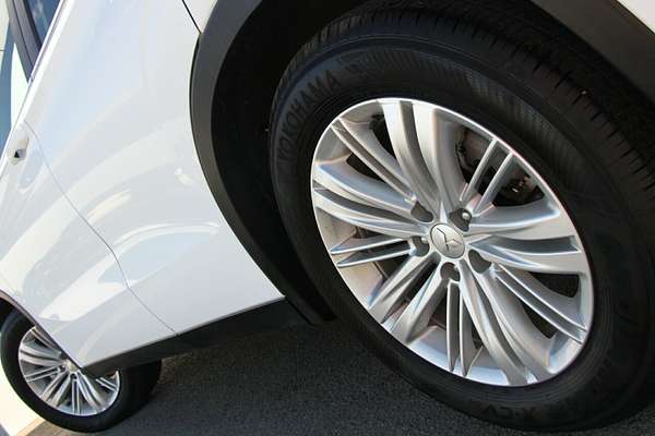 2023 Mitsubishi Outlander ES ZM