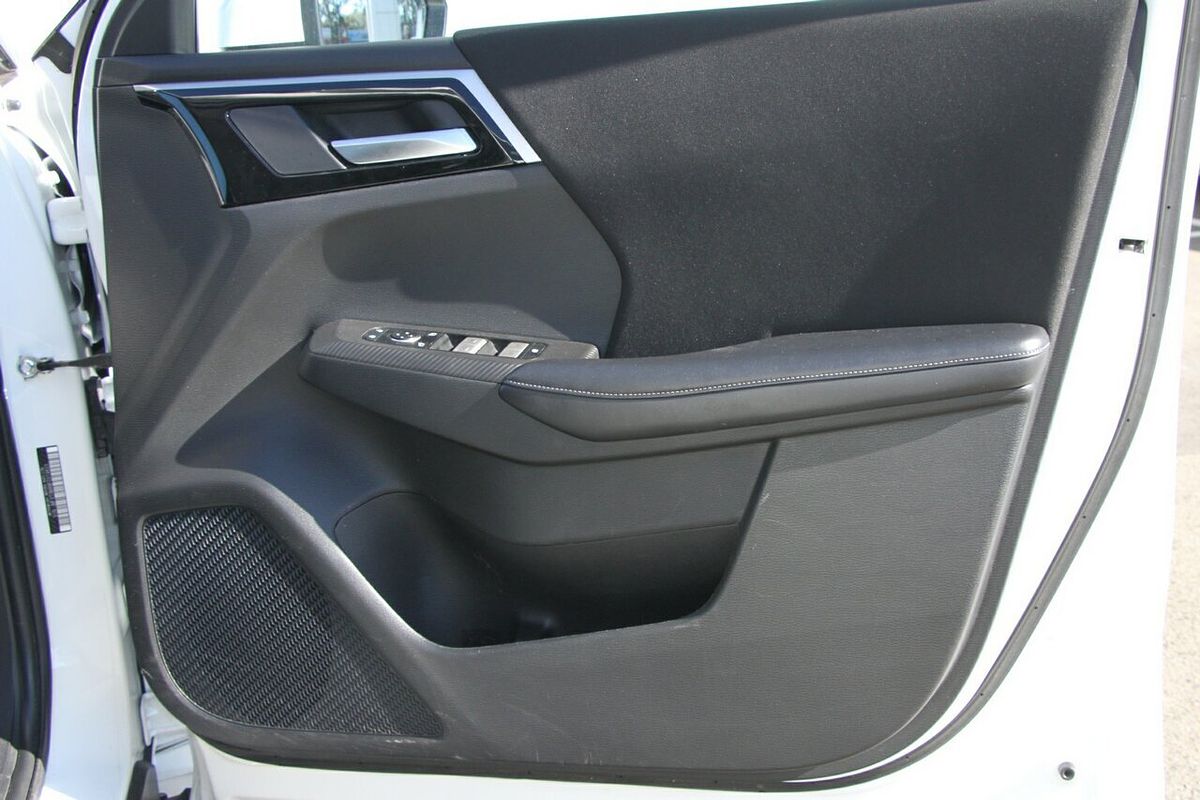 2023 Mitsubishi Outlander ES ZM