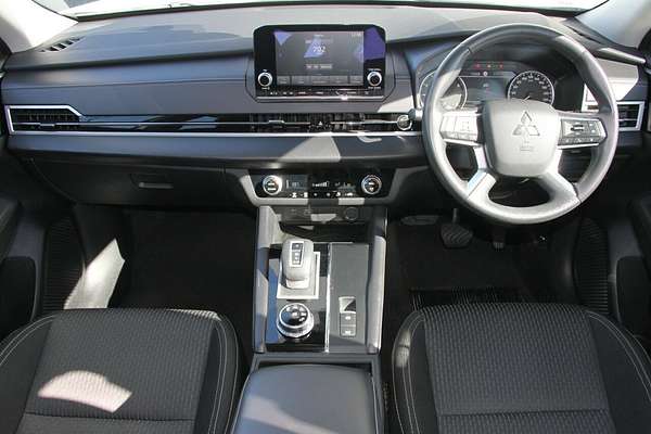 2023 Mitsubishi Outlander ES ZM